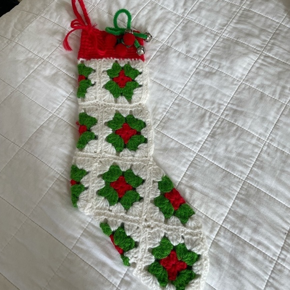 LOT OF VINTAGE 4 GRANNY CROCHET CHRISTMAS STOCKINGS - Picture 2 of 12